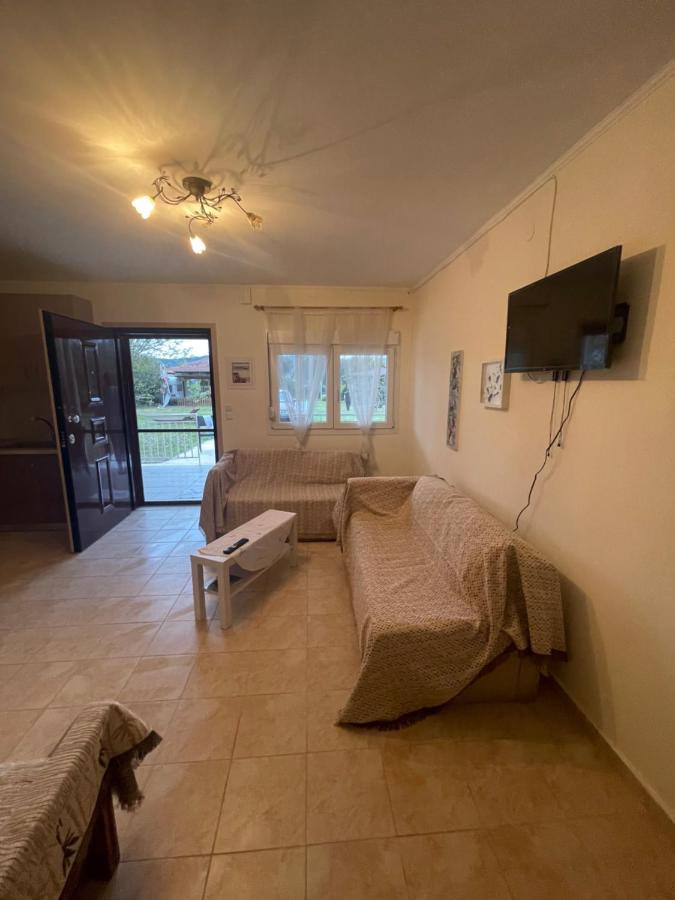Ευχάριστο Εξοχικό Σπίτι Με Barbeque Apartamento Skála Foúrkas Exterior foto